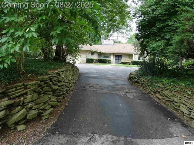 front view picture of 5100 Browns Lake Rd, Jackson, MI. 49203