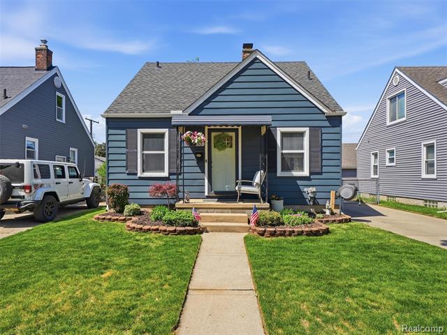 front view picture of 433 Dewey St, Royal Oak, MI. 48067