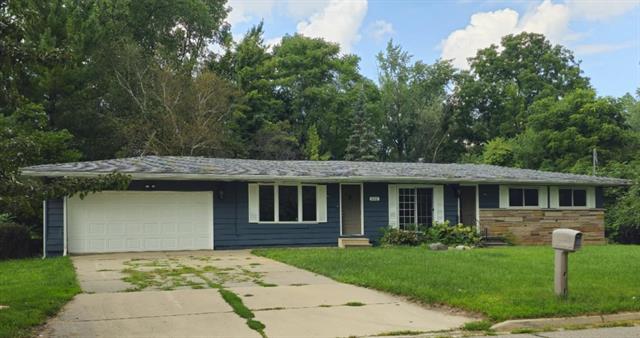front view picture of 212 E South St, Jackson, MI. 49203