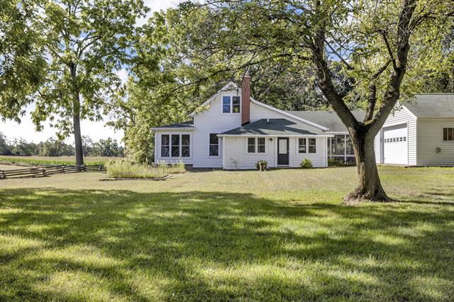 front view picture of 9538 Peterson Rd, Brooklyn, MI. 49230