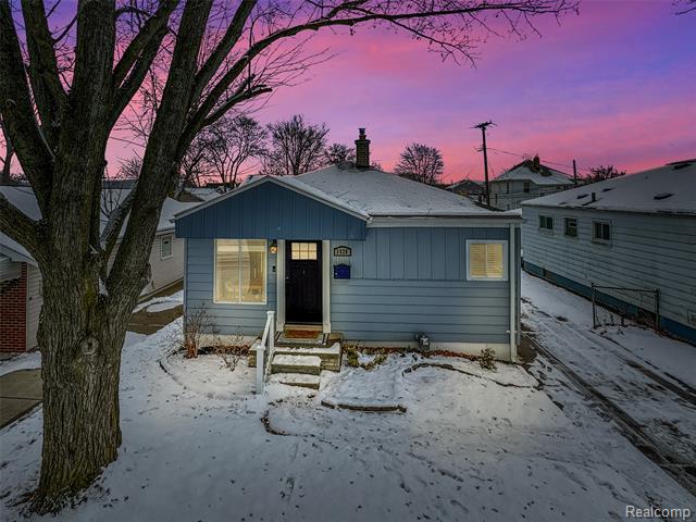 front view picture of 3528 Phillips Ave, Berkley, MI. 48072