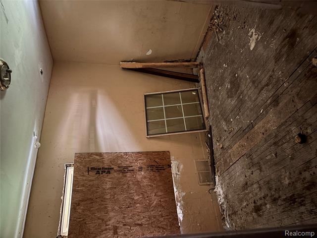 front view picture of 15081 Mayfield Street, Detroit, MI. 48205