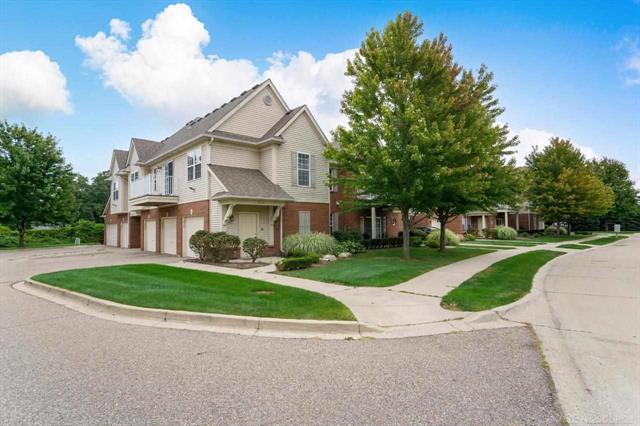 front view picture of 8538 Heywood Circle, Sterling Heights, MI. 48312