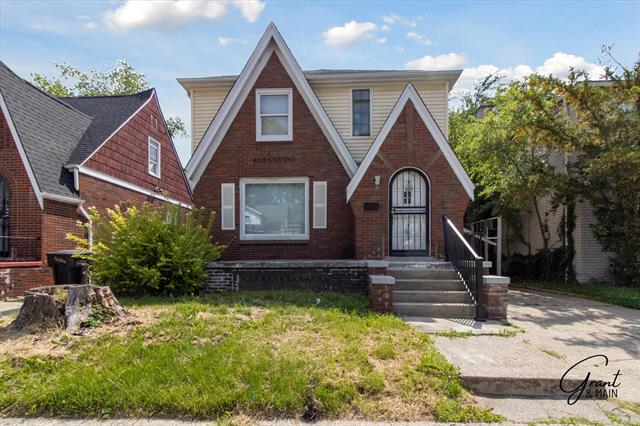front view picture of 16630 Tracey Street, Detroit, MI. 48235