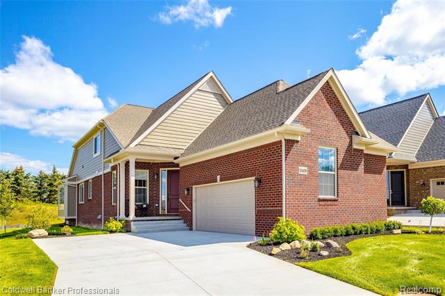 front view picture of 10408 Stoney Point Drive, South Lyon, MI. 48178