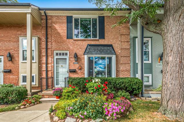 front view picture of 3493 Burbank Drive, Ann Arbor, MI. 48105