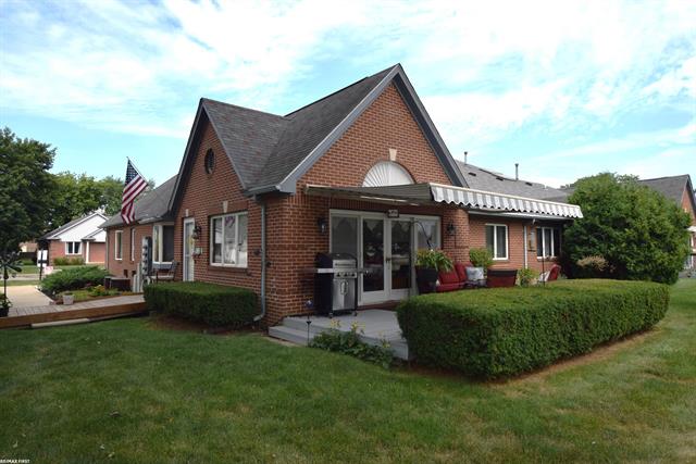 front view picture of 321 Heritage, Algonac, MI. 48001