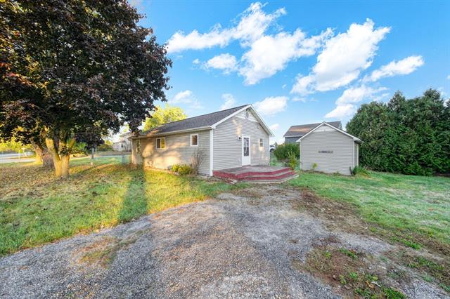 front view picture of 11004 Wamplers Lake Rd., Brooklyn, MI. 49230