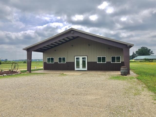 front view picture of 1009 W Chicago Rd, Bronson, MI. 49028