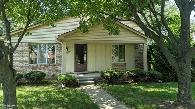 front view picture of 31676 Breezeway, New Baltimore, MI. 48047