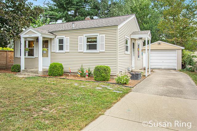 front view picture of 3064 Brookfieldne  Avenue, Grand Rapids, MI. 49505