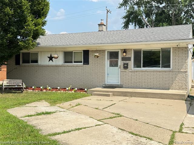 front view picture of 29150 Everett St, Southfield, MI. 48076