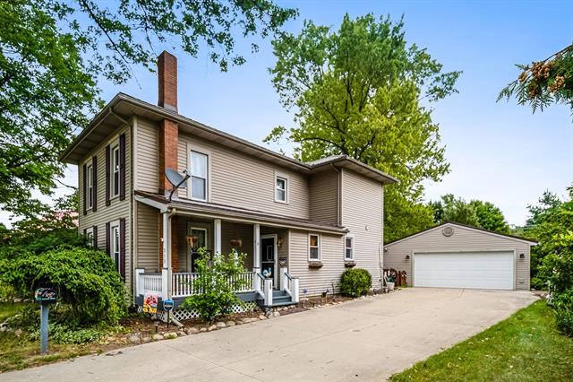front view picture of 313 S Grand Street, Marshall, MI. 49068