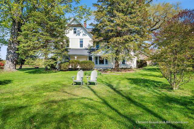 front view picture of 2135 68Th Street, Fennville, MI. 49408