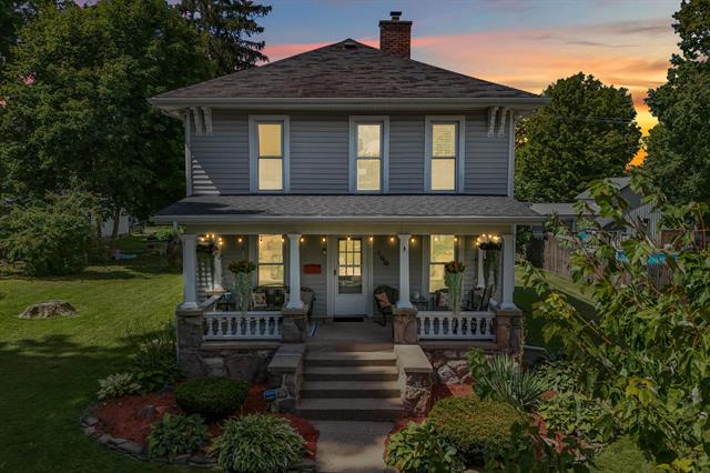 front view picture of 100 S Manning St, Hillsdale, MI. 49242