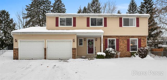front view picture of 1920 Glenmoorse  Court, Grand Rapids, MI. 49508