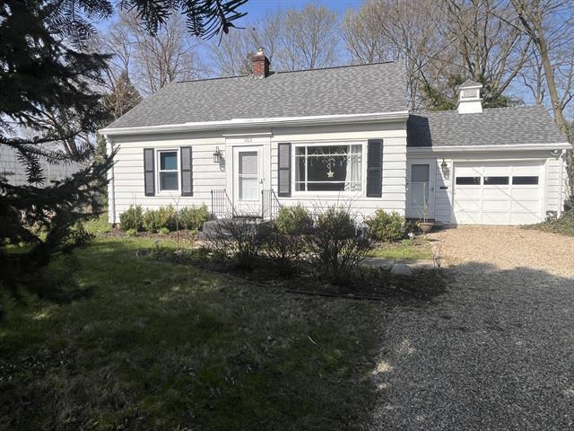 front view picture of 303 Sydelle Avenue, Kalamazoo, MI. 49006