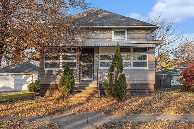 front view picture of 111 River Drive, Three Rivers, MI. 49093