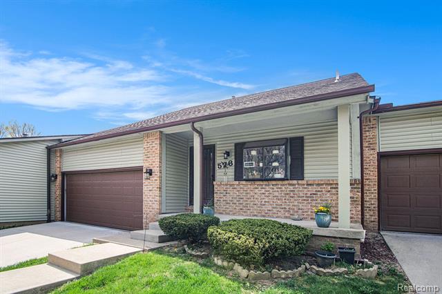 front view picture of 578 Oakbrook, Flushing, MI. 48433