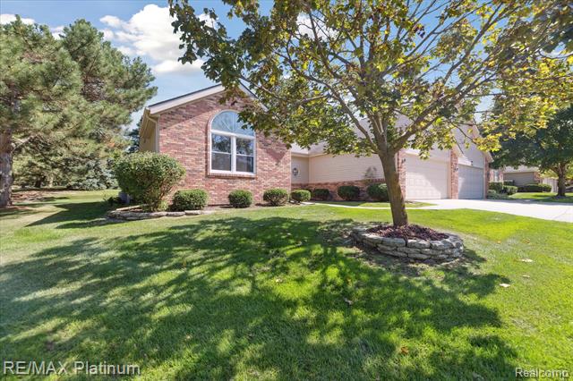 front view picture of 19488 Cardene Court, Northville, MI. 48167