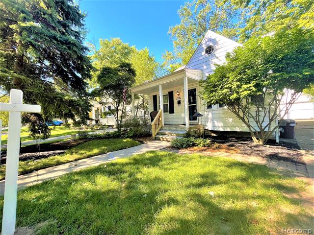 front view picture of 1617 N Vermont Ave, Royal Oak, MI. 48067