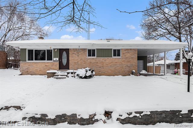 front view picture of 1148 Parallel Street, Fenton, MI. 48430