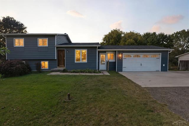 front view picture of 2305 Indian Road, Lapeer, MI. 48446