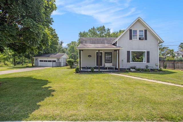 front view picture of 610 E Hanover Street, Marshall, MI. 49068