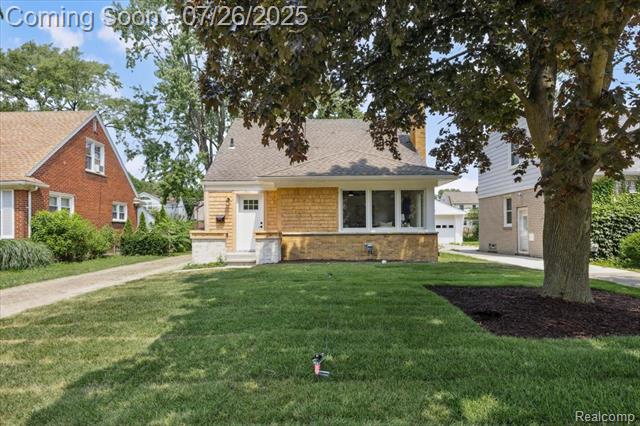 front view picture of 1808 W 12 Mile Rd, Royal Oak, MI. 48073