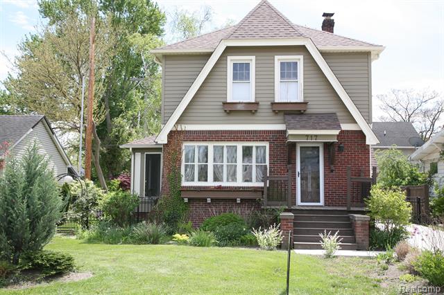 front view picture of 717 W 12 Mile Rd, Royal Oak, MI. 48073