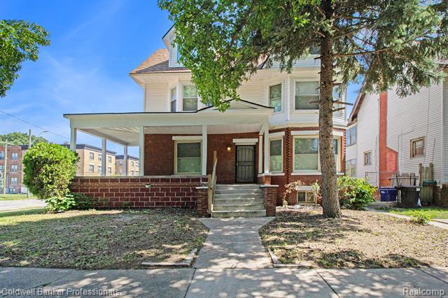 front view picture of 605 Calvert Street, Detroit, MI. 48202
