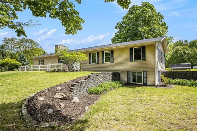 front view picture of 9490 N 12Th Street, Kalamazoo, MI. 49009