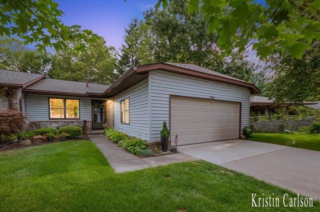 front view picture of 2164 Wildfieldne  Drive, Grand Rapids, MI. 49505