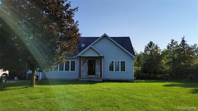 front view picture of 1225 W Grand Blanc Road, Grand Blanc, MI. 48439