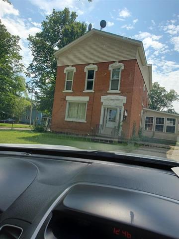 front view picture of 203 W Ash Street, Albion, MI. 49224