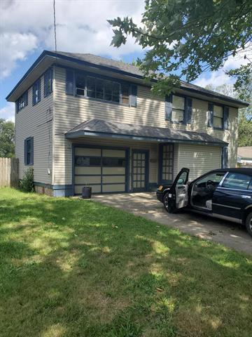 front view picture of 211 E North Street, Albion, MI. 49224