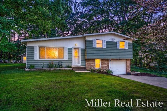 front view picture of 2682 Quakezik Street, Hastings, MI. 49058