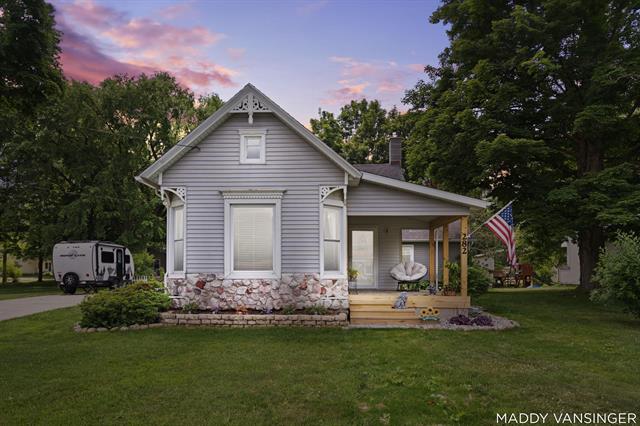 front view picture of 282 Mill Street, Saranac, MI. 48881