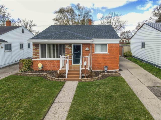 front view picture of 28777 Townley St, Madison Heights, MI. 48071