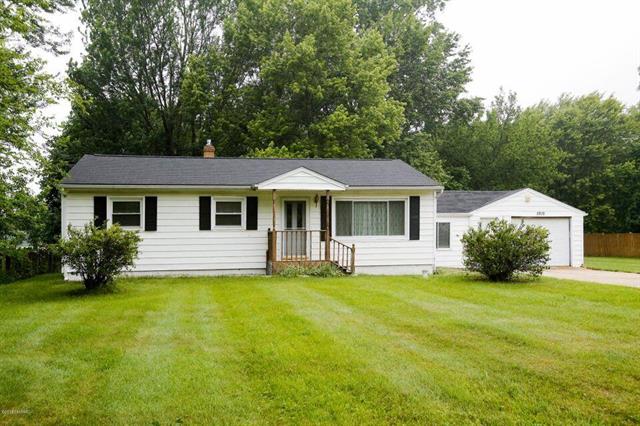 front view picture of 5215 E S Avenue, Vicksburg, MI. 49097