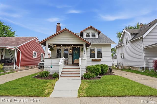 front view picture of 3600 Royal Ave, Berkley, MI. 48072