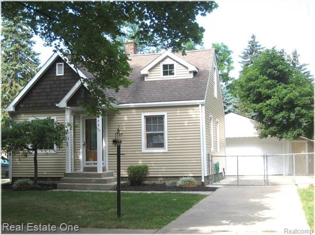 front view picture of 1709 N Vermont Ave, Royal Oak, MI. 48067