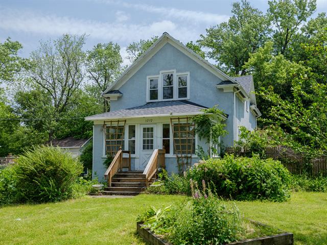 front view picture of 1232 Upland Drive, Kalamazoo, MI. 49048