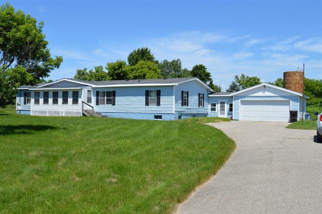 front view picture of 6179 113Th Ave Avenue, Fennville, MI. 49408