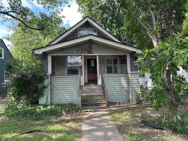 front view picture of 214 E 12 Mile Rd, Royal Oak, MI. 48073