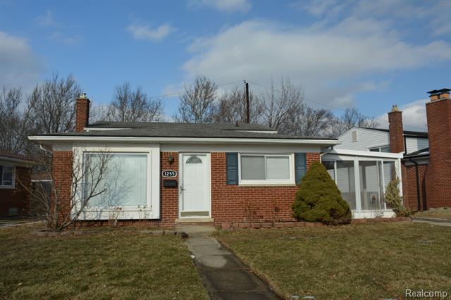 front view picture of 1255 Parliament Ave, Madison Heights, MI. 48071