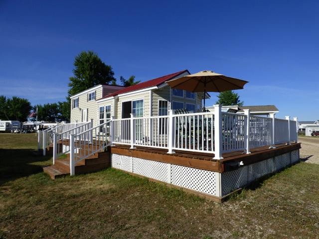 front view picture of 23040 Phillips Street, Edwardsburg, MI. 49112