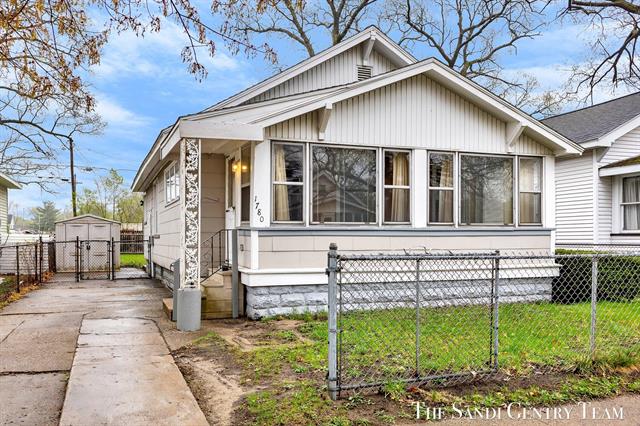 front view picture of 1780 Ray Street, Muskegon, MI. 49442