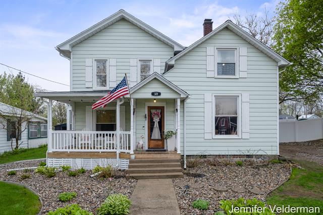 front view picture of 321 W Main Street, Middleville, MI. 49333