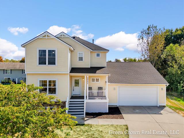 front view picture of 4052 Questsw  Court, Grandville, MI. 49418